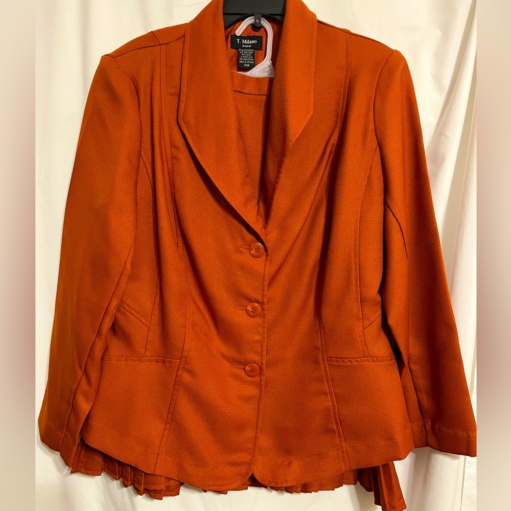 Two piece woman’s skirt suit by T Milano 14 W